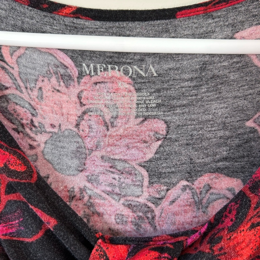 Merona Black and Red Floral Sleeveless Top - Picture 2 of 4